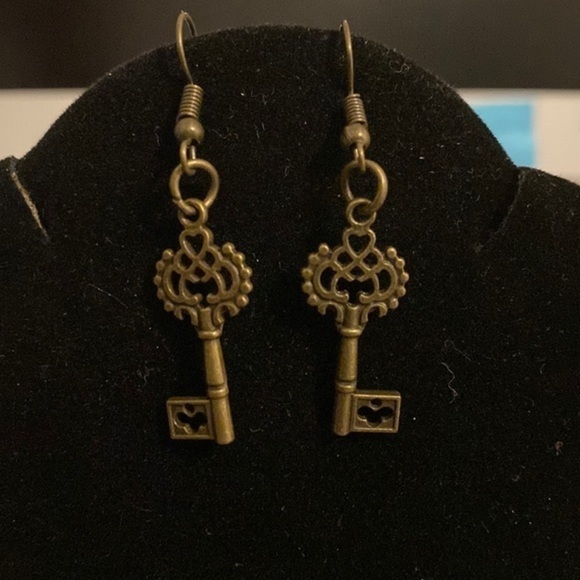 Key earrings - Picture 2 of 3